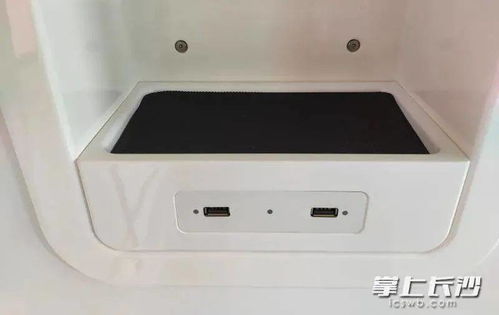 地铁6号线首列车辆抵达长沙，移动通信设备助力智慧出行新体验